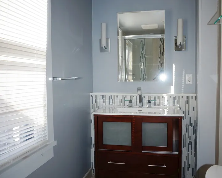 1110 S Bouldin St — Photo 16