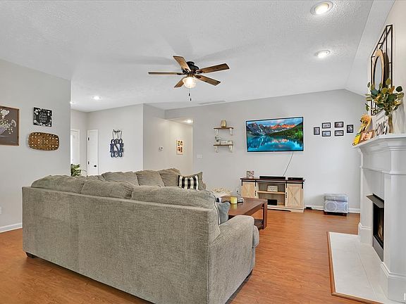 5th image of 3909 Collingswood Dr
