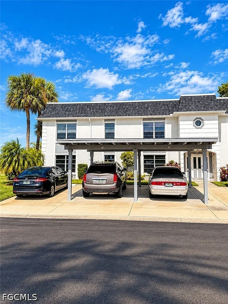 2 bed, 2.0 bath, 1042 sqft, $1,400 — Photo 2