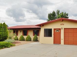 569 Todd Loop, Los Alamos, NM 87547