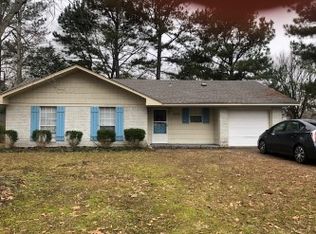 1153 Greenview Rd, Collierville, TN 38017