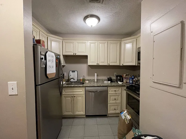 65 Hemenway St #6 — Photo 6