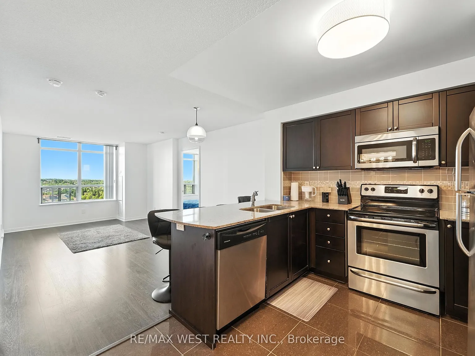 2 bed, $2,900 — Photo 3
