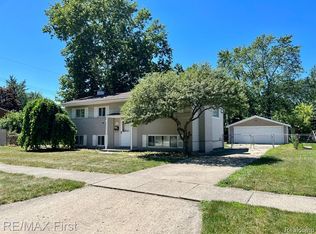 2830 Koper Dr, Sterling Heights, MI 48310