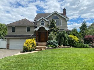 2052 Byron Rd, Merrick, NY 11566