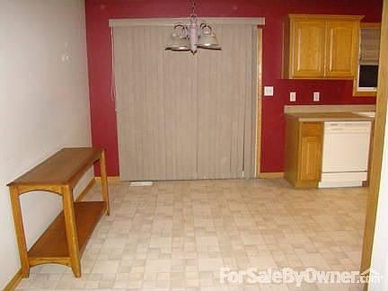 4th image of 1922 Gunnison Dr