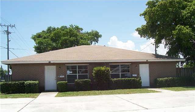 1st image of 104 SW 14th Avenue