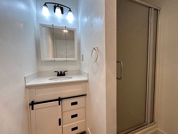 4th image of 2269 Mastlands Dr #Adu