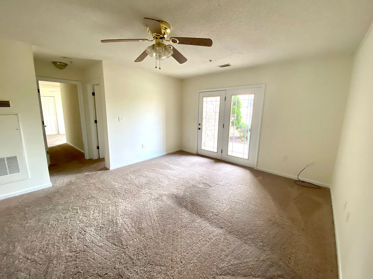 3 Bedroom Condo at Hart's Cove! — Photo 2