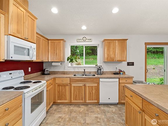 3rd image of 236 Chilvers Road