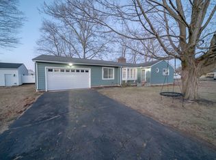 30 Raymond Pl, Cromwell, CT 06416