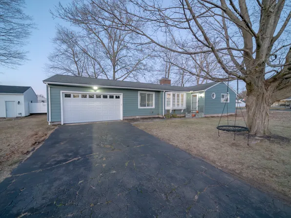 30 Raymond Place, Cromwell, CT 06416