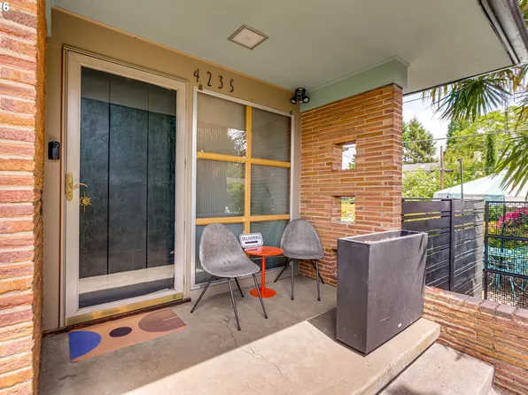 4235 SE Woodward St, Portland, OR 97206