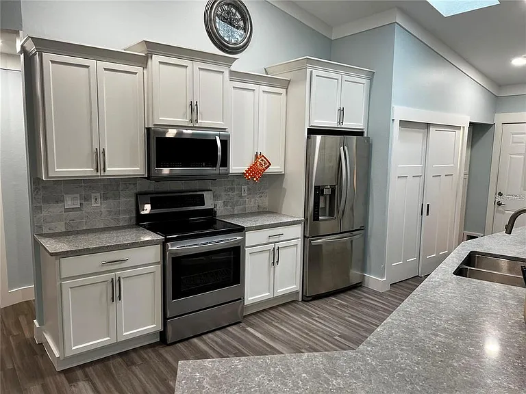 4594 Trails Dr — Photo 17