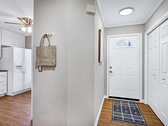 5th image of 134 Riverwalk Cir