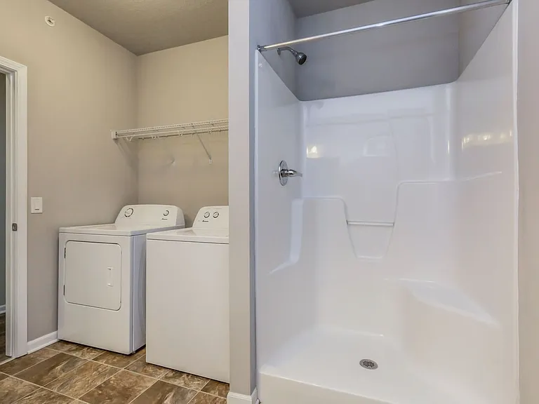 2314 E Porter Ave — Photo 15
