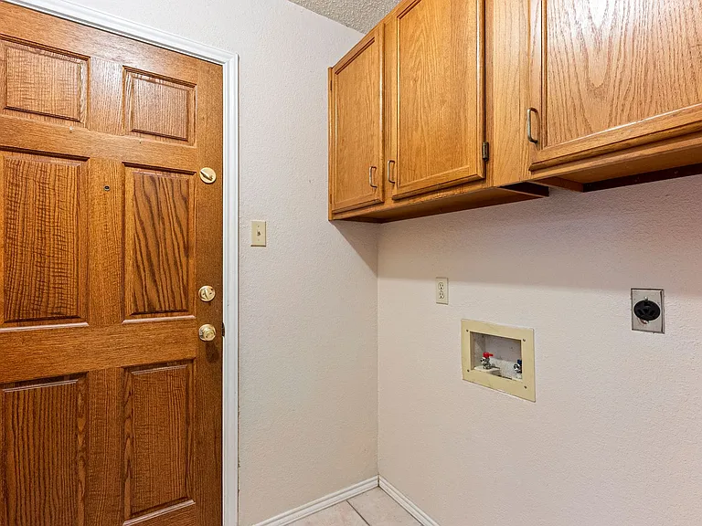 1603 Garnaas Dr — Photo 9