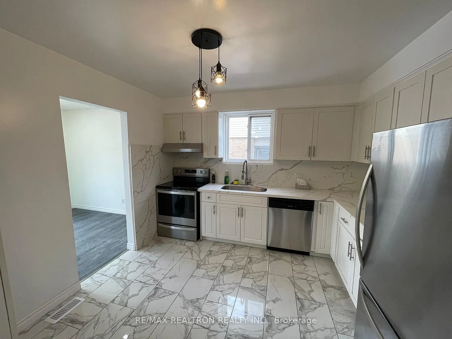 4 bed, $2,599 — Photo 4
