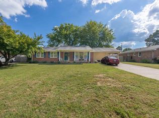 2010 Greenbrier Rd, Florence, AL 35630