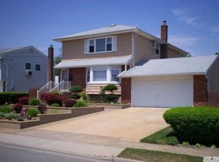 2921 Bellport Ave, Wantagh, NY 11793