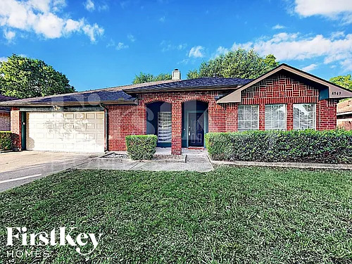 4949 Oak Hollow Dr Photo 1