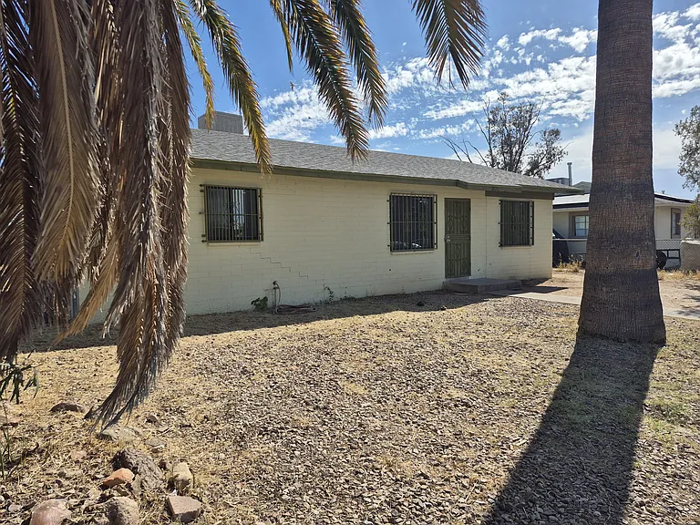 2810 E Norton Vis — Photo 3