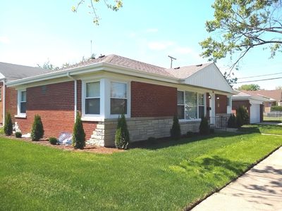 8000 N Ozanam Ave, Niles, IL, 60714