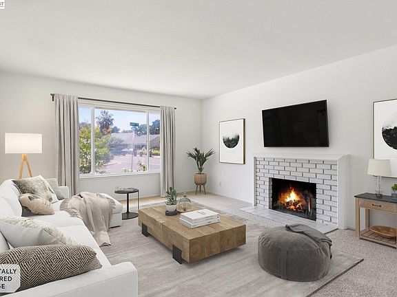 4th image of 2884 Lyon Cir