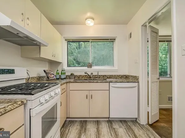 10655 Weymouth St, Bethesda, MD