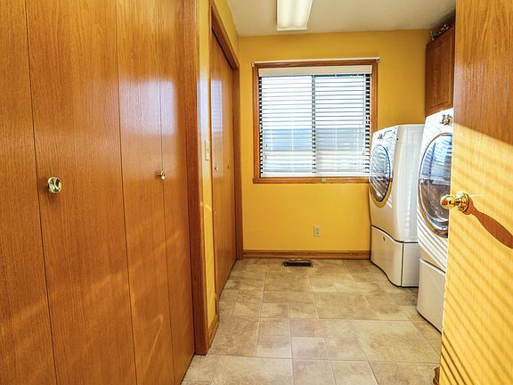 5th image of 1515 E Melgaard Rd