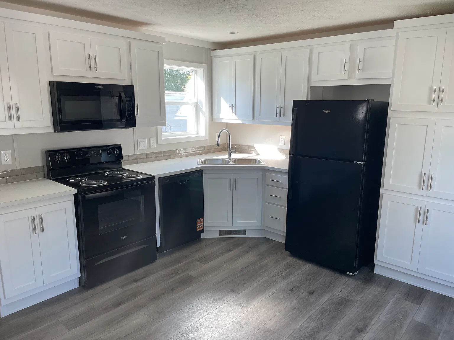 3 bed, 1092 sqft, $1,100 — Photo 4