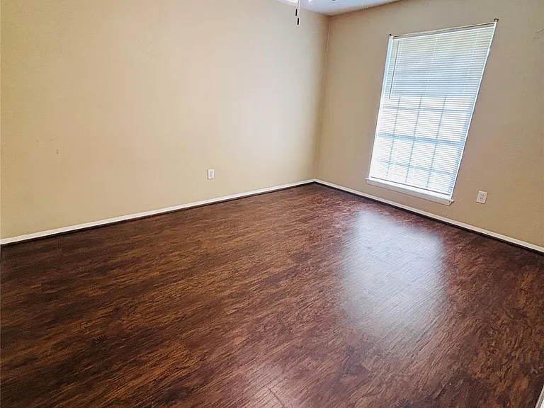 22219 Acorn Valley Dr — Photo 16