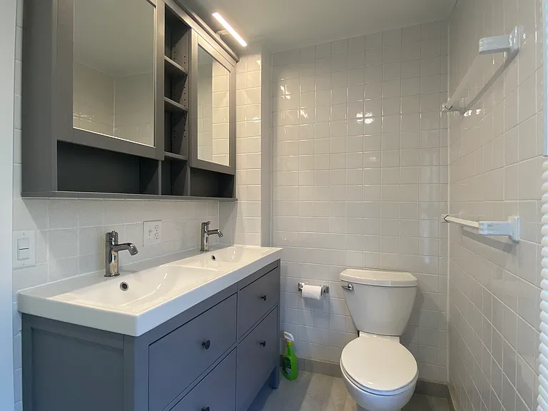 706 Linn St #2 — Photo 12