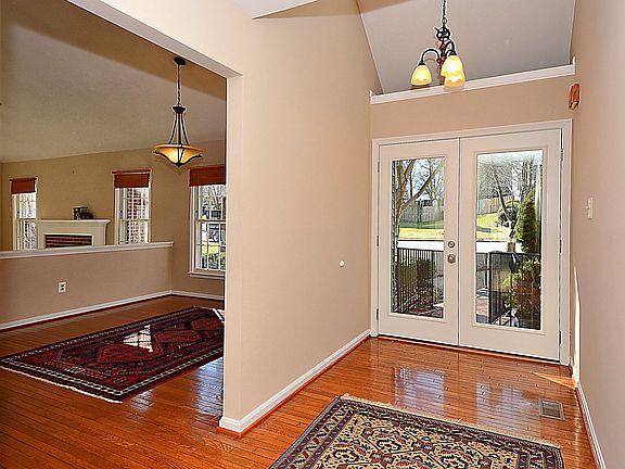 2nd image of 8049 Oak Hollow Ln