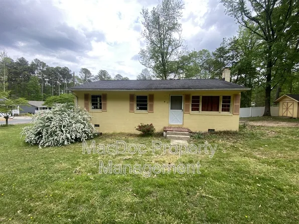 10 Lake Dr, Colonial Beach, VA 22443
