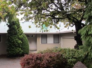 1041 Oxford Dr, Lake Oswego, OR 97034