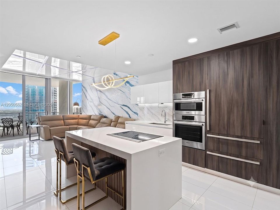 1st image of 851 NE 1st Ave #3000