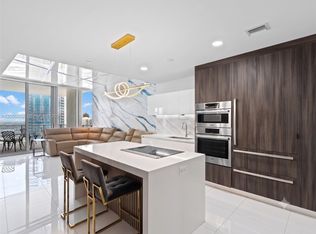 Paramount Miami Worldcent, Miami, FL 33132