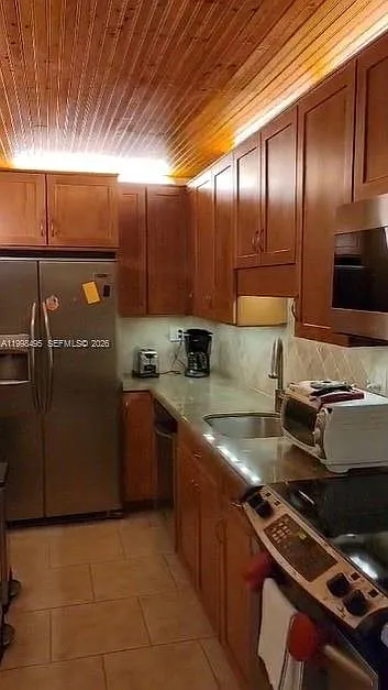900 NE 18th Ave #1103