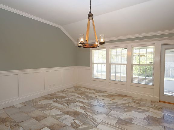 3rd image of 3519 Walstine Ln