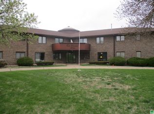 1325 Greta St APT 10, Cherokee, IA 51012