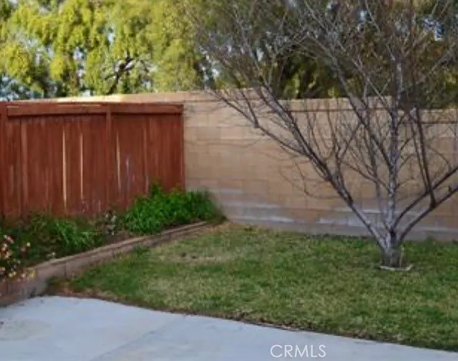 7841 Danbury Dr — Photo 24