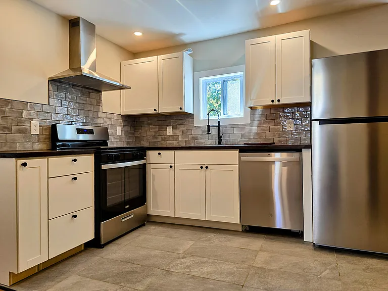12 S Jefferson Ave #1 — Photo 1