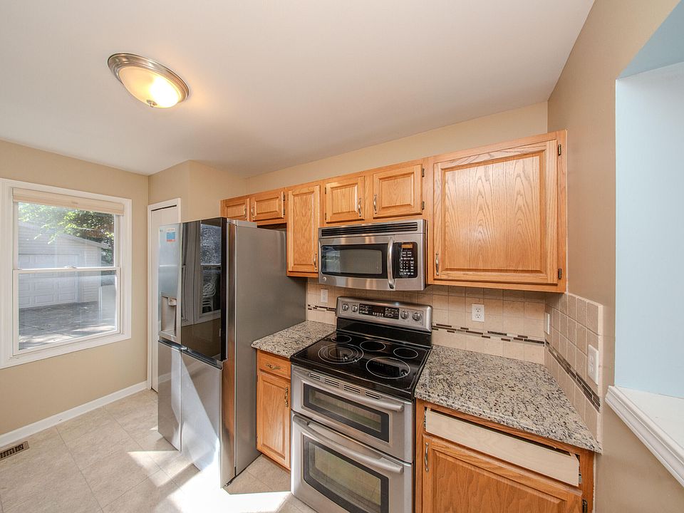 608 Silman St, photo 28