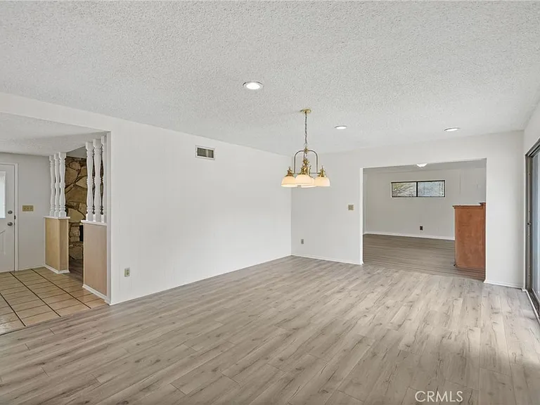 11803 Gerald Ave — Photo 9