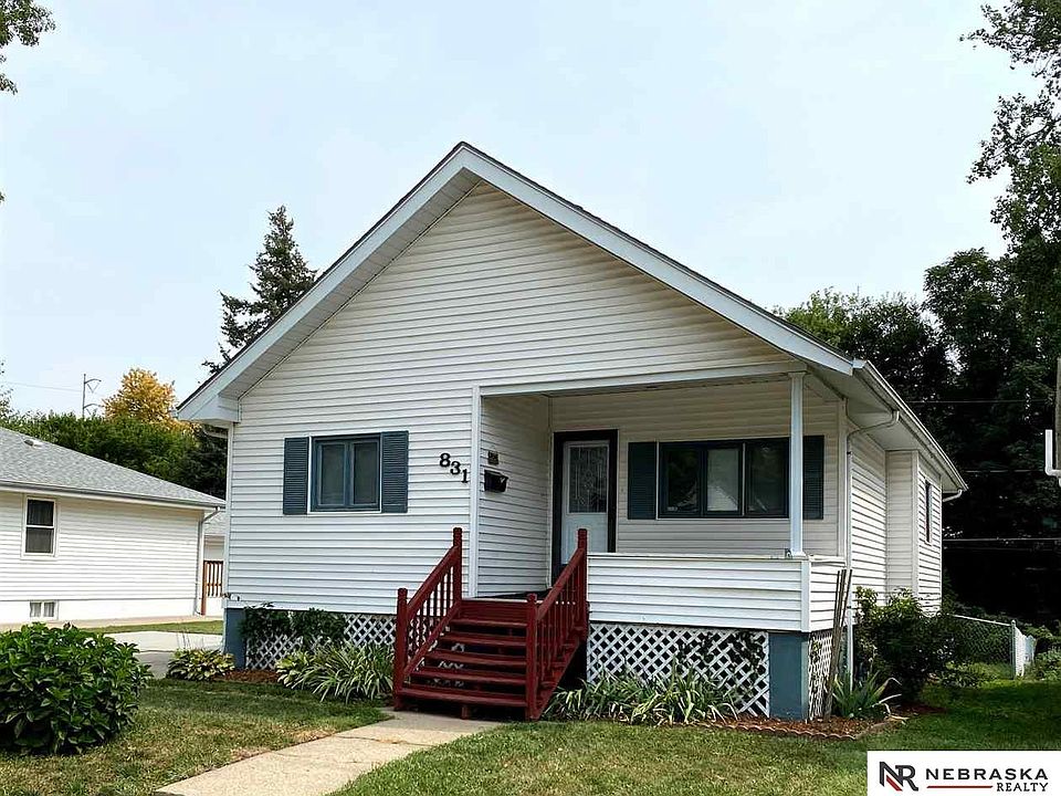 1st image of 831 S 49th Ave