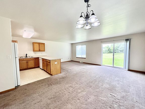 3rd image of 140 Sater St #1