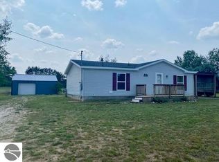 10075 Monique Ct, Interlochen, MI 49643