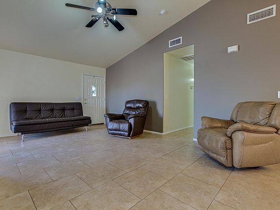 4th image of 590 E Cathy Dr