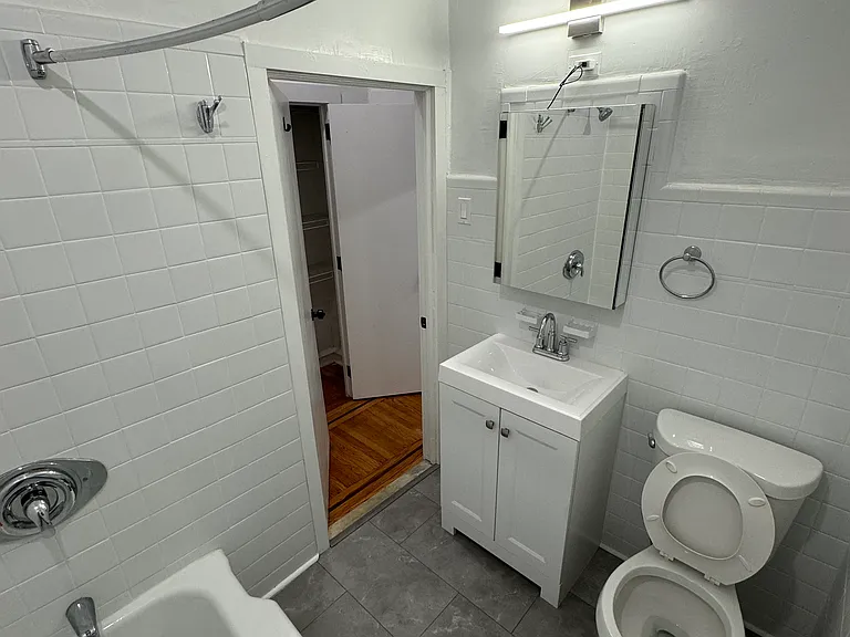 1910 E Passyunk Ave #2 — Photo 4
